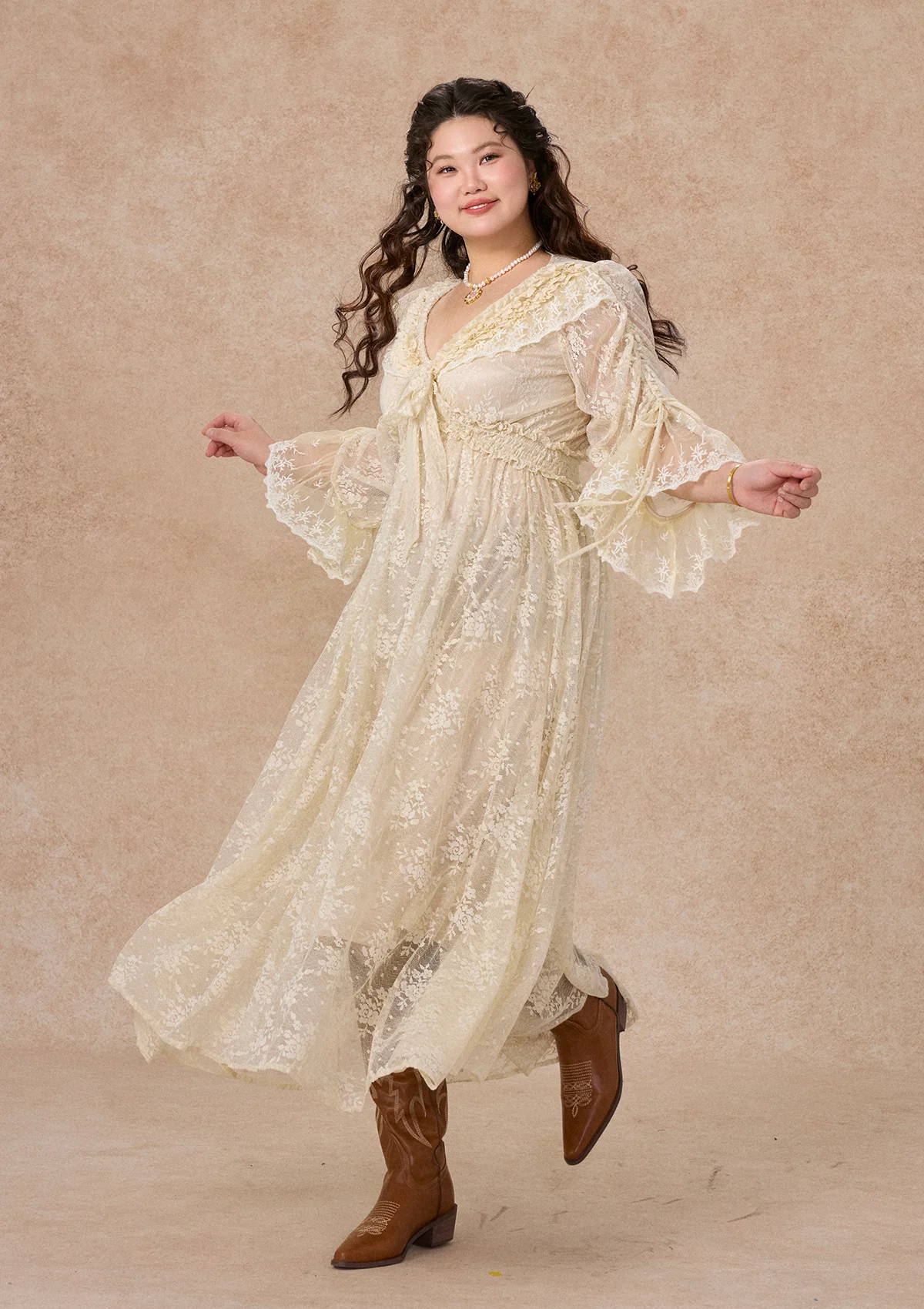 Curve&Plus White Horse Princess Dress - Image 9