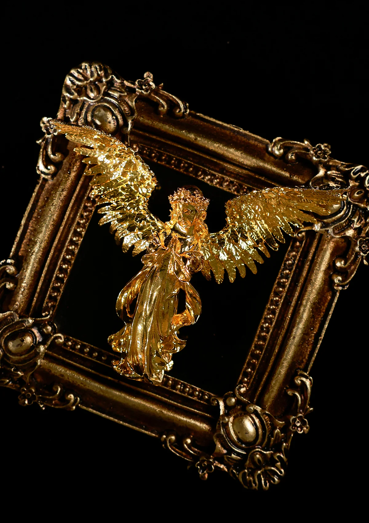 Golden Eagle Athena Brooch - Image 3