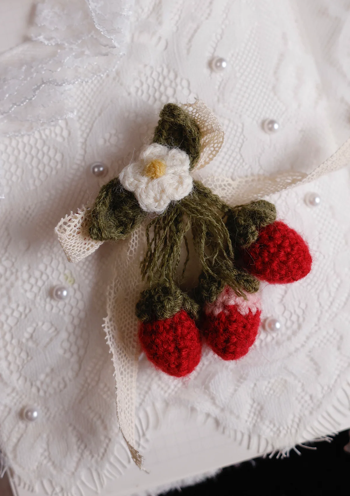 Strawberry Mont Blanc Knit Hair Clip - Image 4